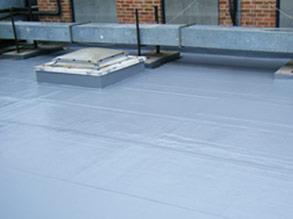 冬季已使用贝尔佐纳 3131（WG 薄膜）进行保护的屋顶区域